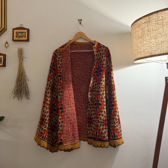 SOLD - Vintage 1970s Knit Scallop Cape Coat Boho Retro Western Style S/M - Picture 3 of 3